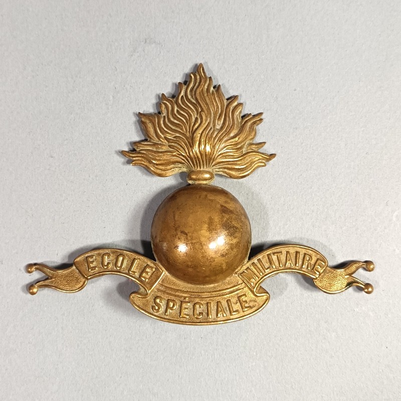 INSIGNE DE SHAKO DE L'ECOLE MILITAIRE DE ST CYR ESM ECOLE SPECIALE MILITAIRE FABRICATION ANCIENNE